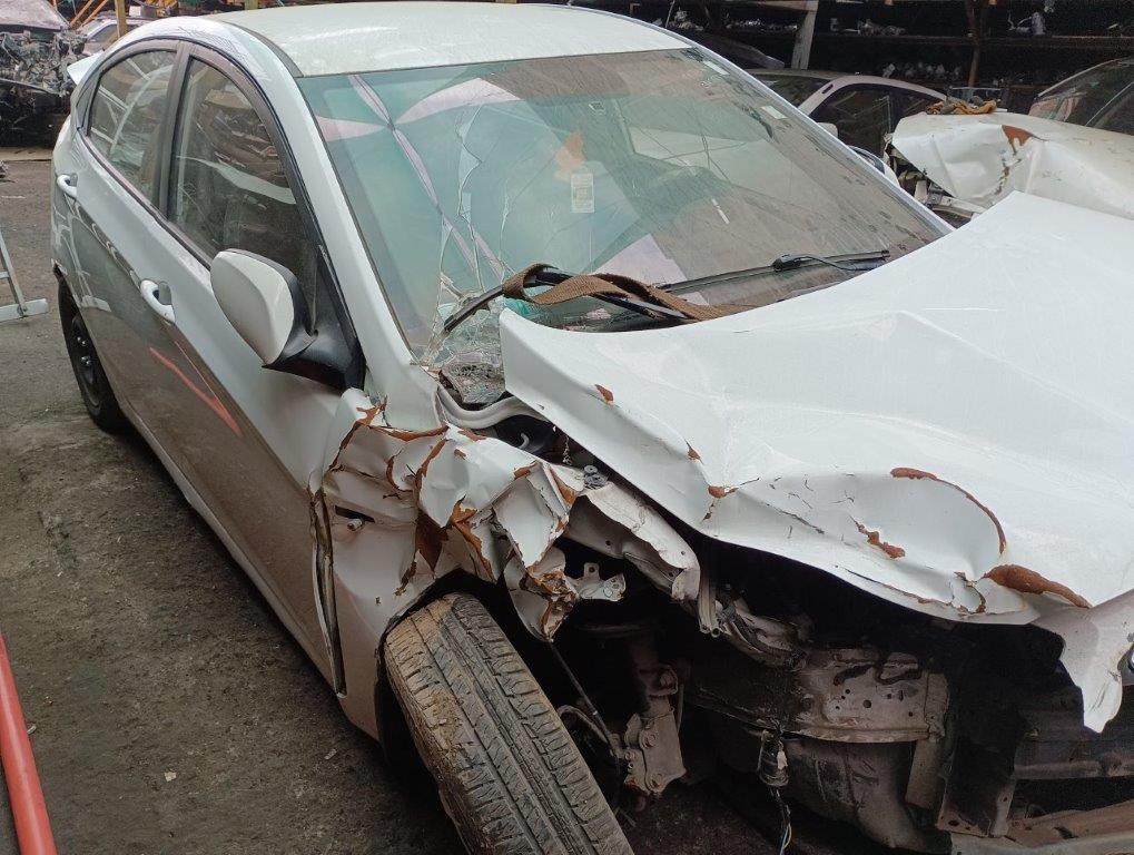 MUñON Hyundai ACCENT RB 2012  USADO  EN DESARME